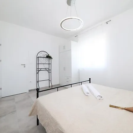 Nero Apartment *