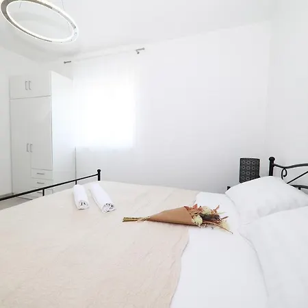Nero Apartment *